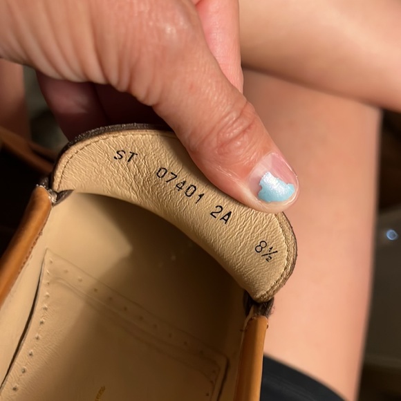 🛑 1 hour sale. Worn 1X, Salvatore Ferragamo, leather loafers, size 8 narrow - Picture 9 of 9